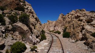 Trenes al límite: Los trenes del azúcar de Cuba