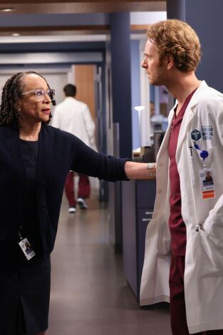 Chicago Med (T8): Ep.7 El hábito hace al monje, ¿O no? Chicago Med (T8): Ep.7 El hábito hace al monje, ¿O no?