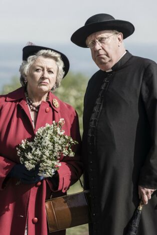 Padre Brown (T8): Ep.2 La abeja reina Padre Brown (T8): Ep.2 La abeja reina