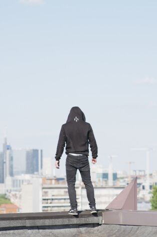 Hoodie (T1): Episodio 23