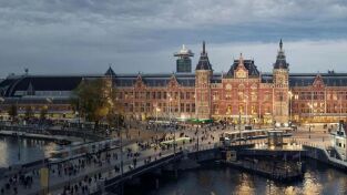 Amsterdam Central 24/7: Orgullo Amsterdam Central 24/7: Orgullo