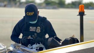 Control de aeropuertos: USA: El tesoro oculto de los talibanes Control de aeropuertos: USA: El tesoro oculto de los talibanes