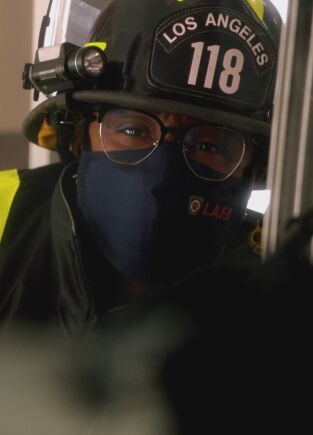 9-1-1 (T4): Ep.2 Juntos a solas 9-1-1 (T4): Ep.2 Juntos a solas