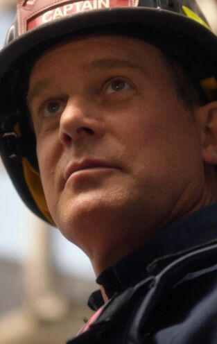 9-1-1 (T4): Ep.14 Supervivientes