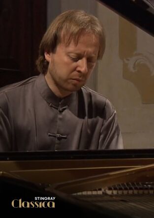Prosseda interpreta Mozart, Schubert y Chopin Prosseda interpreta Mozart, Schubert y Chopin