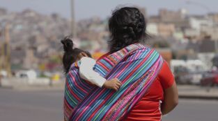 A las puertas del infierno: Al otro lado del muro - Lima A las puertas del infierno: Al otro lado del muro - Lima