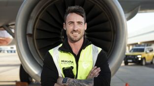 Dentro del aeropuerto de Melbourne: Técnicos especialistas Dentro del aeropuerto de Melbourne: Técnicos especialistas