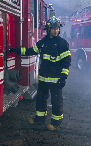 9-1-1 (T2): Ep.15 Ocean's 9-1-1 9-1-1 (T2): Ep.15 Ocean's 9-1-1