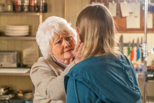 Los casos de Pearl Nolan (T1): Ep.5 Una copa de cordialidad