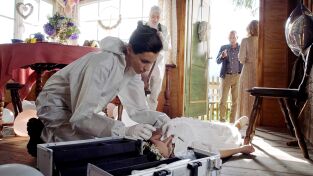 Asesinatos en la montaña (T3): Ep.3 El rapto de la novia