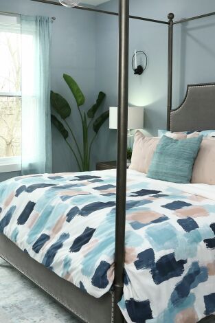 Reforma con Karen y Mina: Puertas viejas, pared nueva