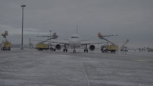 Dentro del aeropuerto de Toronto: Un frente helado