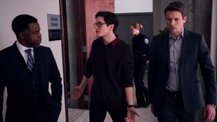 Hudson y Rex (T1): Ep.9 El espectáculo del luto