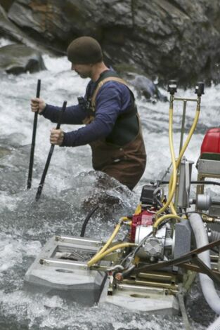 La fiebre del oro: aguas bravas: El ataque de los osos