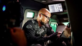 S.W.A.T.: Los hombres de Harrelson (T2): Ep.1 La ciudad tiembla