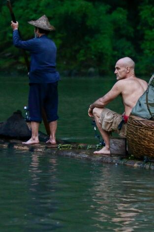 Rutas salvajes con Ed Stafford (aka Ed Stafford: solo en la isla): GuanXi Karst