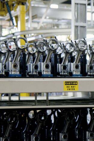 Así se hace: Molduras decorativas/Poleas comerciales/Mangueras industriales de goma