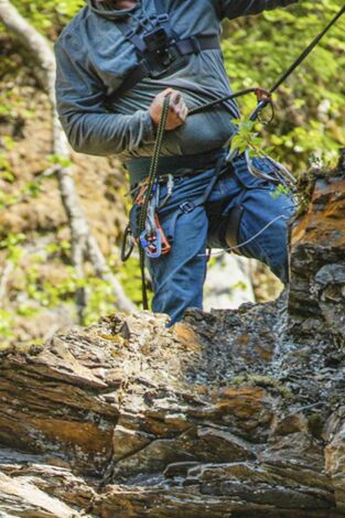 La fiebre del oro: aguas bravas: Contra viento y marea
