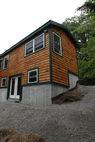 Restauradores de cabañas: Un amigo en apuros