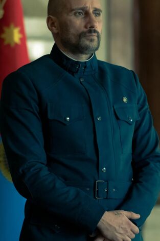 The Regime (T1): Ep.2 El expósito