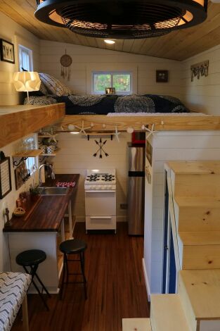 Minicasas sobre ruedas: A una familia de Charleston le gusta lo mini