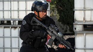 S.W.A.T.: Los hombres de Harrelson (T4): Ep.7 En llamas