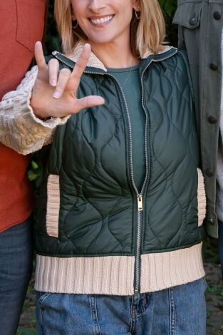 Los gemelos reforman dos veces: edición celebrity: Marlee Matlin arrasa en el patio trasero