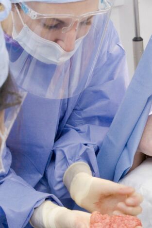 Dr. Emma: clínica dermatológica: Ryan, James, Scott y Emma