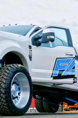 Texas Metal XL: 6-Door F-450 hecho a mano