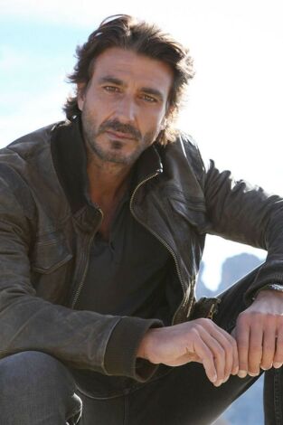 A un paso del cielo (T3): Ep.7 Caza al hombre