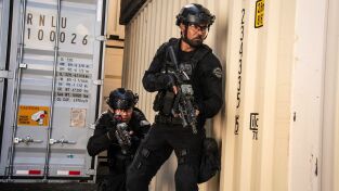 S.W.A.T.: Los hombres de Harrelson (T5): Ep.10 Tres armas