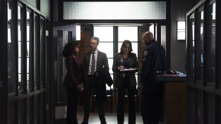 Ley y orden: unidad de víctimas especiales (T26): Ep.15 Resaca