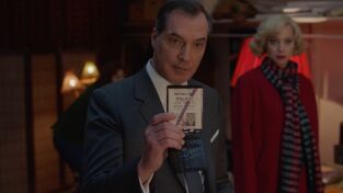 Los pequeños asesinatos de Agatha Christie: años 50 (T1): Ep.17 El hombre del traje marrón