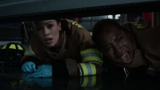 9-1-1: Nashville (T1): Ep.2 Fuego y marea alta