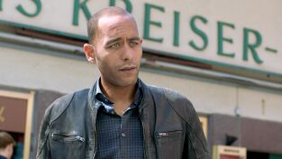 Asesinatos en la montaña (T4): Ep.2 La locura de los trajes tradicionales