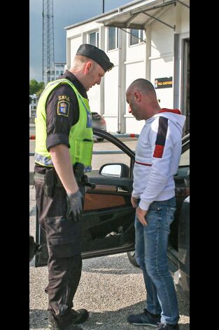 Control de fronteras: Suecia: Quitarse la ropa