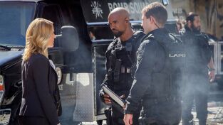 S.W.A.T.: Los hombres de Harrelson (T1): Ep.3 Pamilya