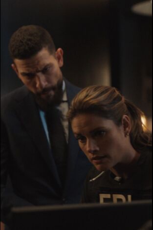FBI: Most Wanted (T3): Ep.1 Expuesto