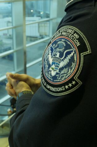 JFK: Control de aduanas: Registros y alijos