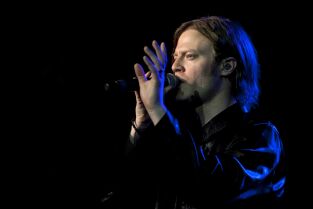 Un lugar llamado mundo: Mando Diao, Maika Makovski y Dorian.