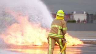 Dentro del aeropuerto de Melbourne: Luna llena