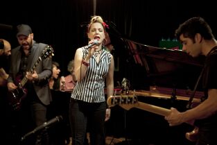 Un lugar llamado mundo: Gruff Rhys, El Columpio Asesino, León Benavente e Imelda May