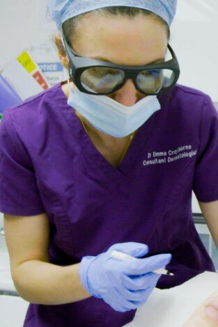 Dra. Emma: clínica dermatológica: Hannah, Mariah y Hannah