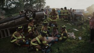 9-1-1: Nashville (T1): Ep.3 Fuerzas de la naturaleza