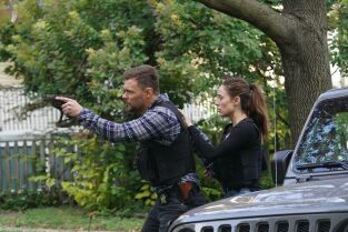 Chicago P.D. (T10): Ep.8 Bajo la piel