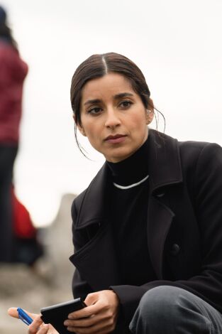Allegiance (2024) (T3): Ep.8 Tren fuera de control