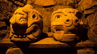 Bajo la ciudad: arqueología oculta: Secretos subterráneos y cimientos olvidados